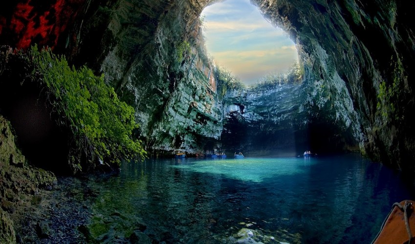 27 spilaio melissanis